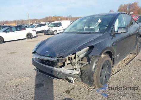 2024 Tesla Model Y Long Range Dual Motor All-Wheel Drive from USA, damaged, VIN 7SAYGAEEXRF176838